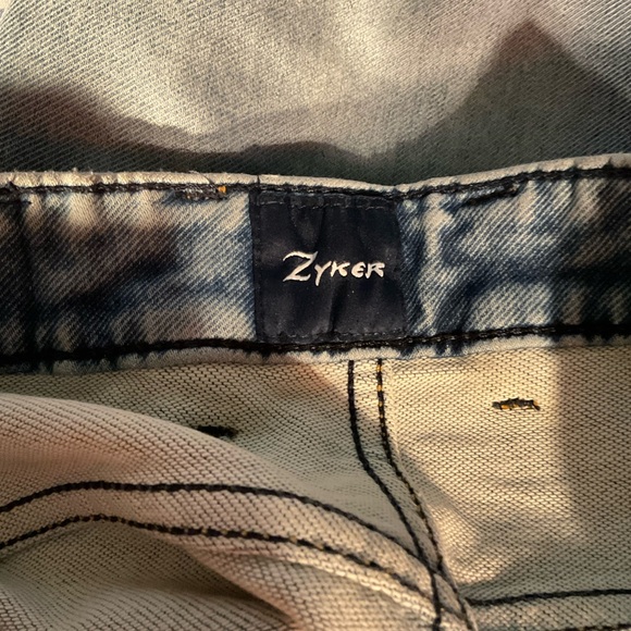 ZYKER Mens Faded Look Jeans - Picture 2 of 12